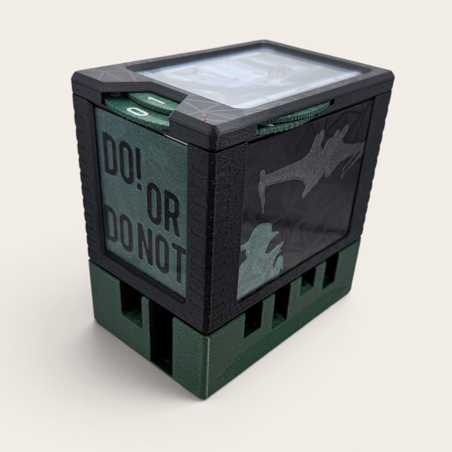 Faire ou ne pas faire – Universal DeckDock – Boîte de jeu inspirée de Yoda avec plateau pour compteurs et jetons pour Star Wars Unlimited et plus