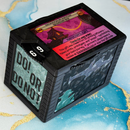 Faire ou ne pas faire – Universal DeckDock – Boîte de jeu inspirée de Yoda avec plateau pour compteurs et jetons pour Star Wars Unlimited et plus